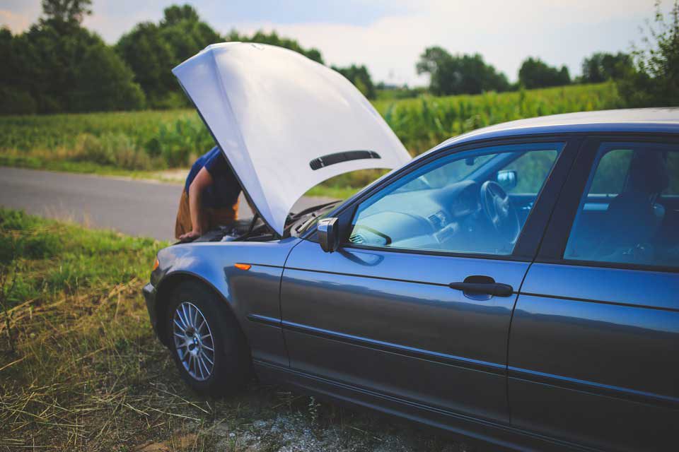 Few Essential Tips on How to Handle a Vehicle Breakdown