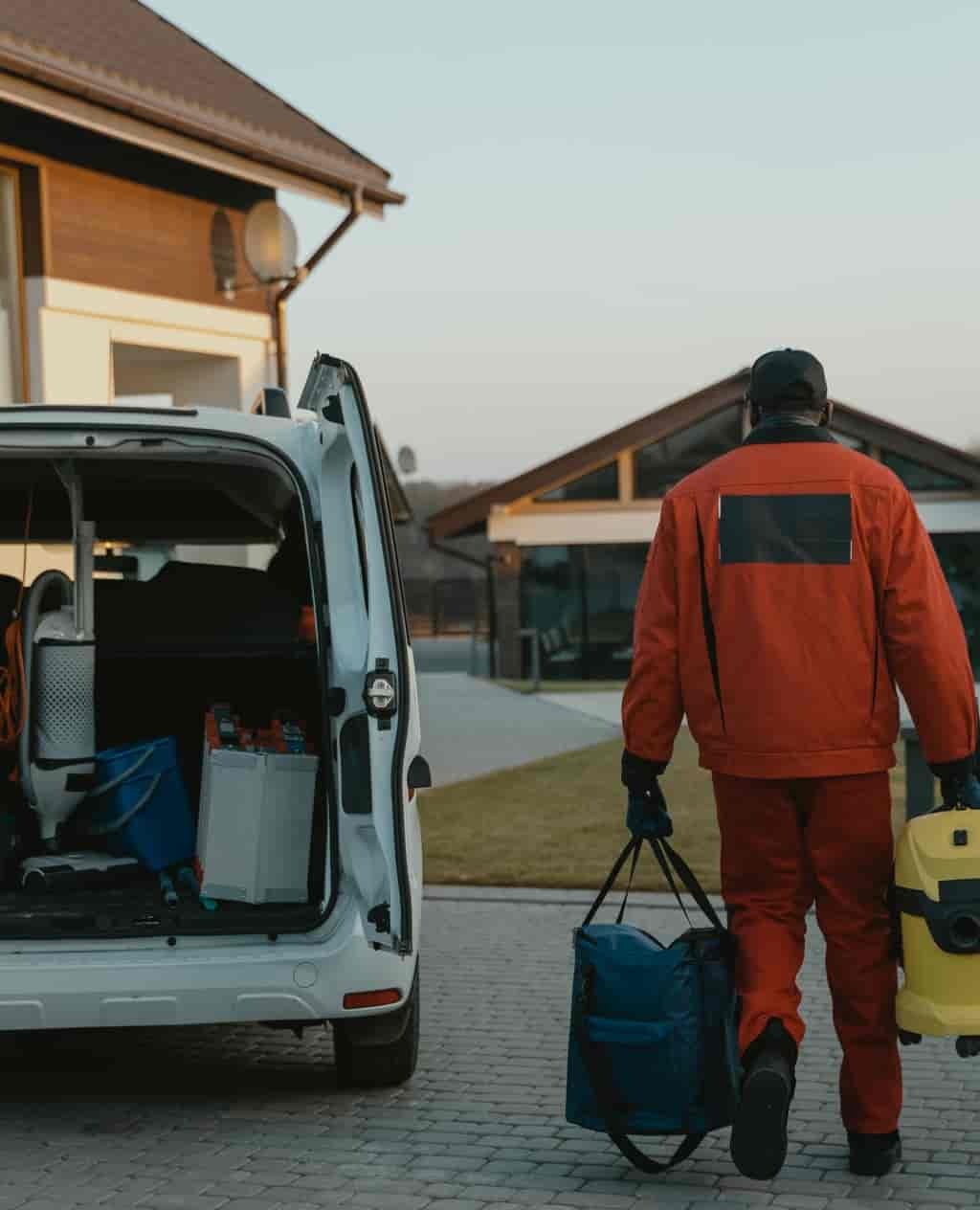 Learn how tradesmen can reduce their van insurance Learn how tradesmen can reduce their van insurance